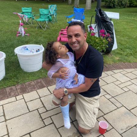 Dino Guilmette took a picture with his youngest daughter.